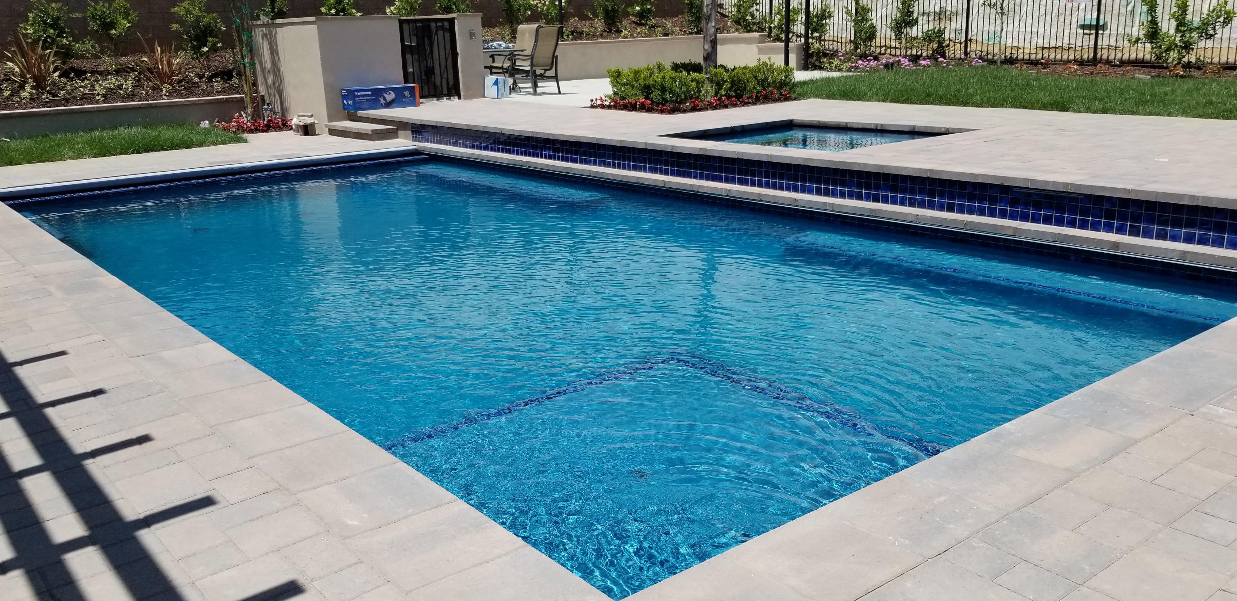 Traditional Pools | Thomas Pools