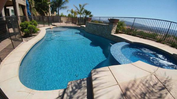 /images/photo-gallery/freeform-pools/0421171332.1912091419550.jpg