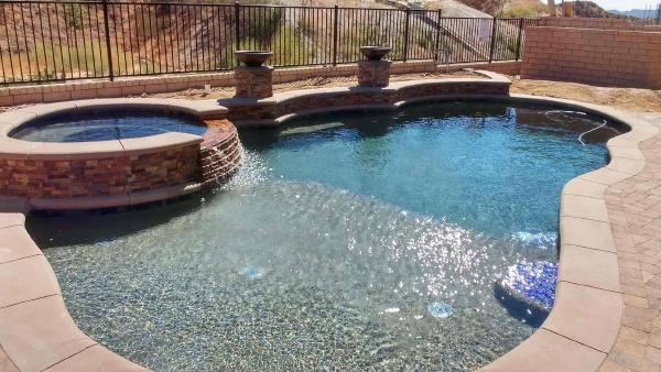 /images/photo-gallery/freeform-pools/0926161127_HDR.1912091419550.jpg