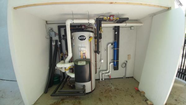 /images/photo-gallery/pool-building-process/0328171332.1912091419550.jpg