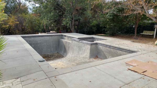 /images/photo-gallery/pool-building-process/1116161033_HDR.1912091419550.jpg